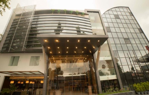 Hotel Savithri (Far Away From Varkala) - Hotel exterior and amenities