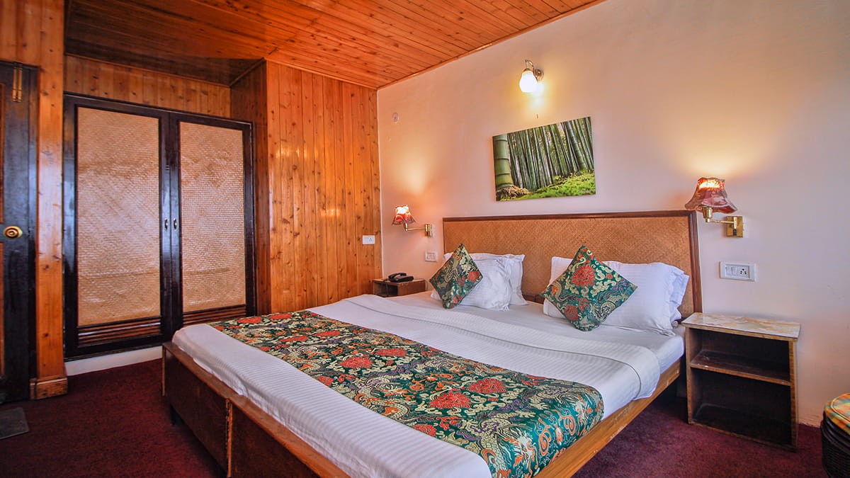 jagjeets-hotel-pradhan-comfort-room