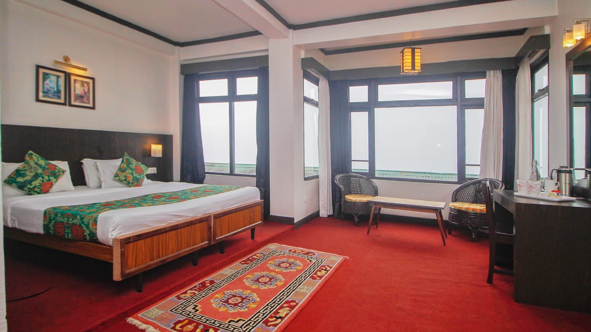 jagjeets-hotel-pradhan-luxury-room