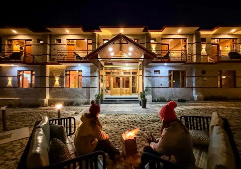 La Hault Courtyard - Hotel exterior and amenities