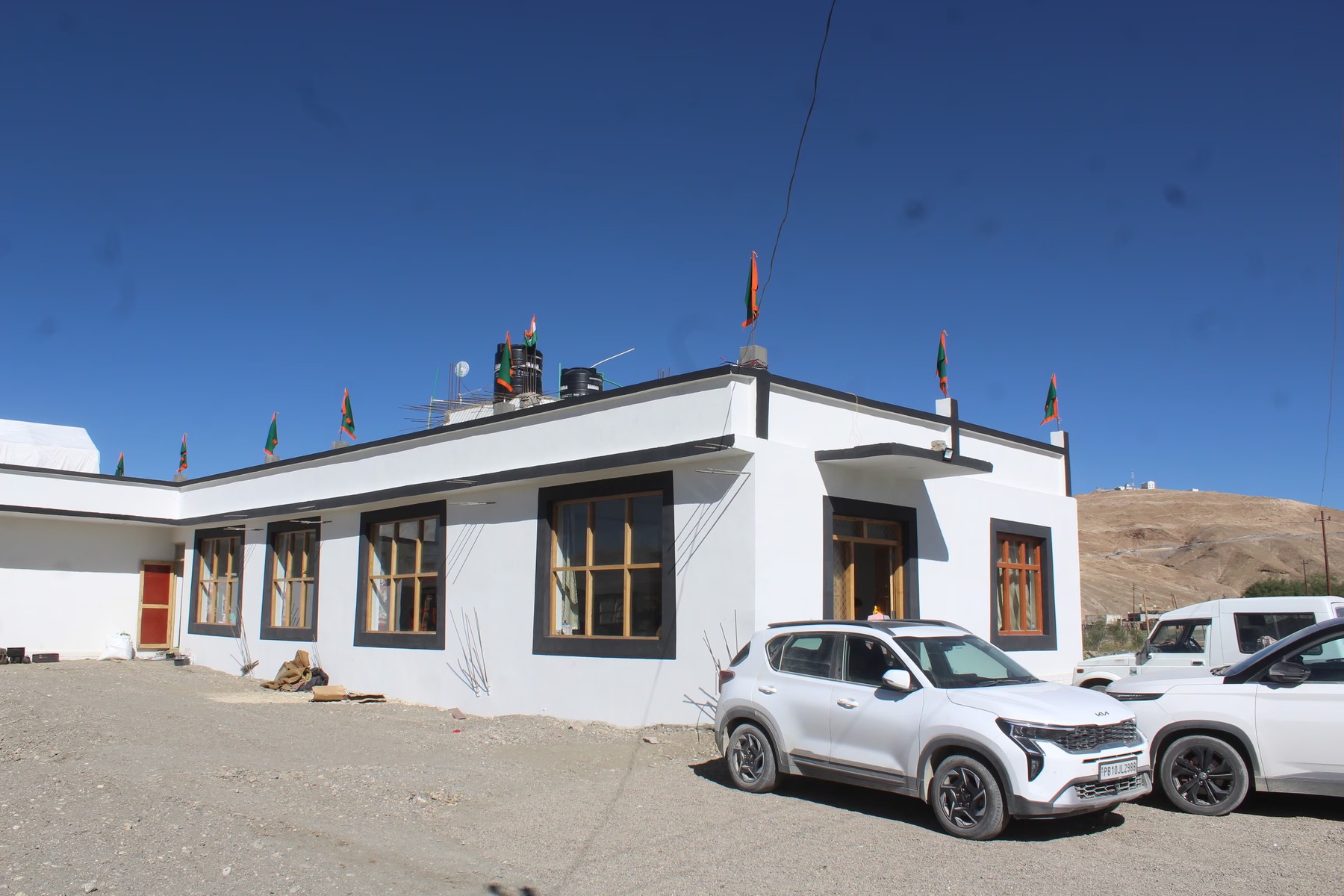 Lakey Homestay - Hotel exterior and amenities