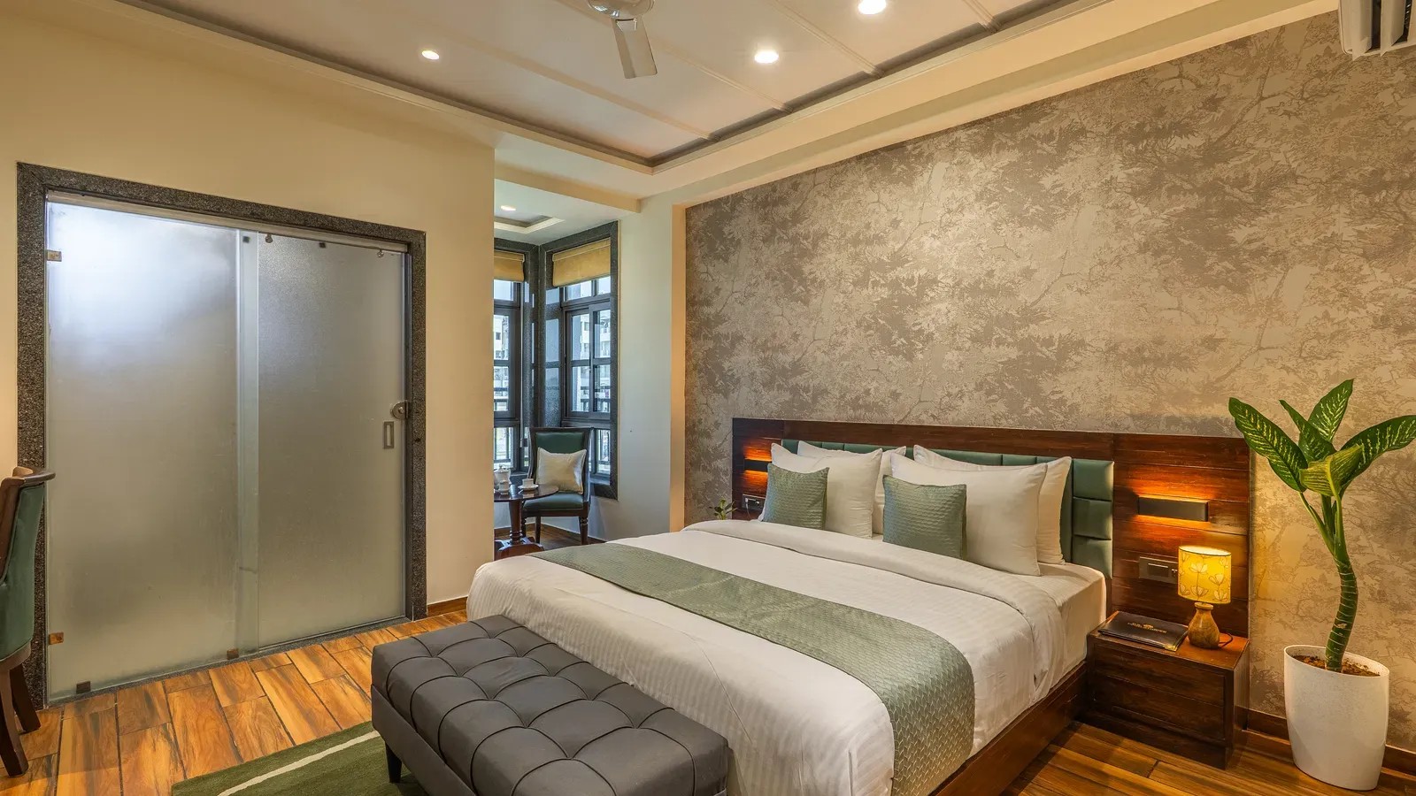 executive-room-with-lake-view-1