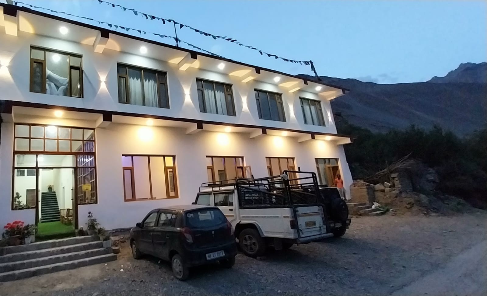 Ridge & Roots - Hotel exterior and amenities