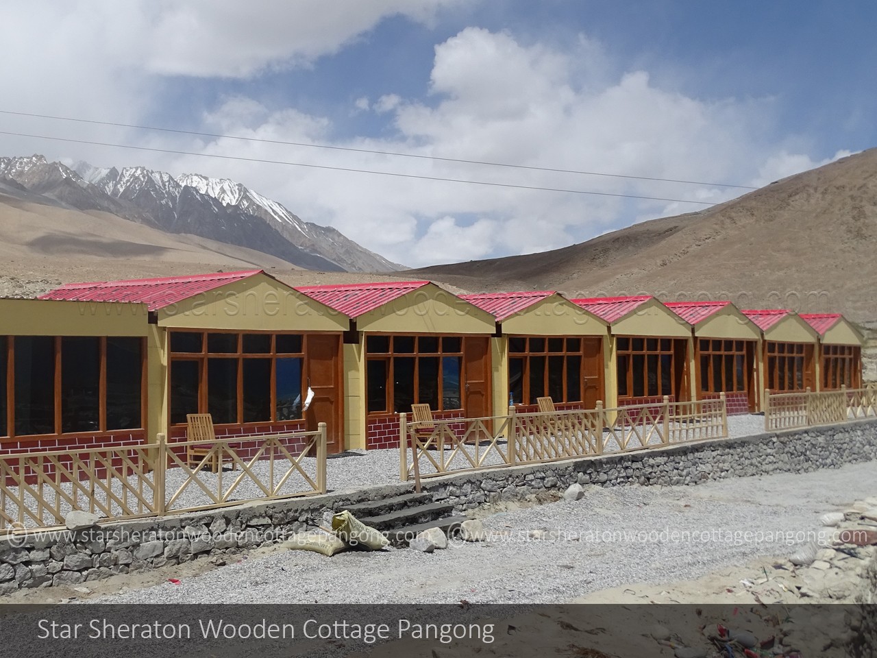 star-sheraton-wooden-cottage-pangong