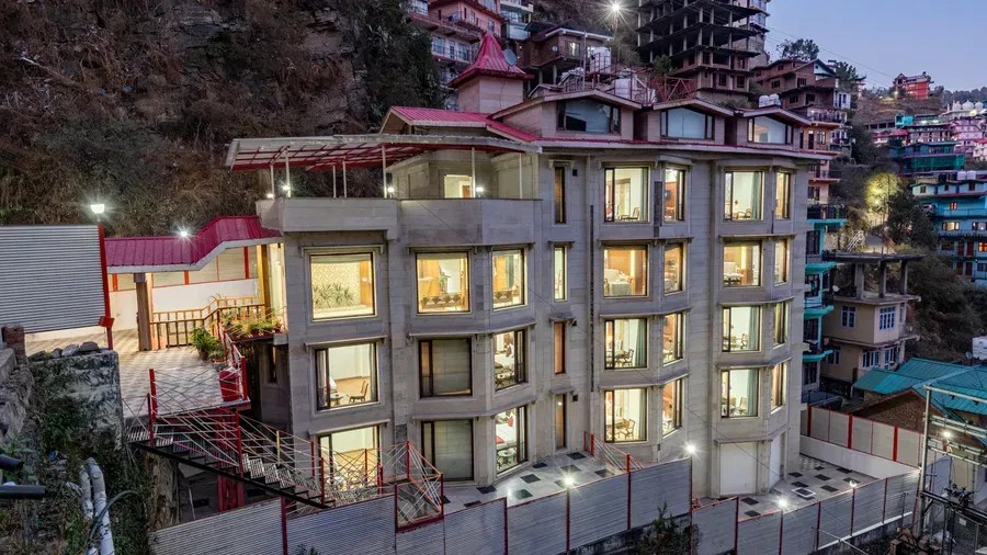 Exterior-RAJ_7990-HDR_cb3985a2