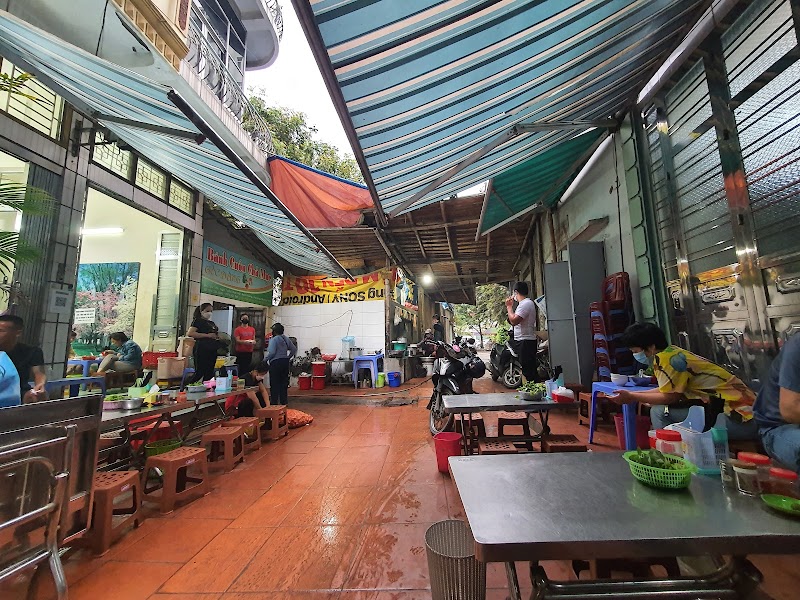 Bánh cuốn chả mực Gốc Bàng