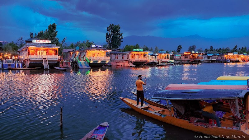 Dallake Shikara ride Ghat no 03 by Houseboat New Manila