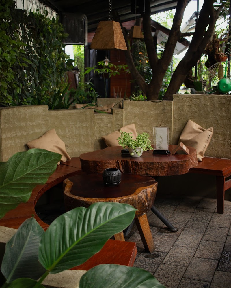 Fress Trees Garden & Cafe, Edappally