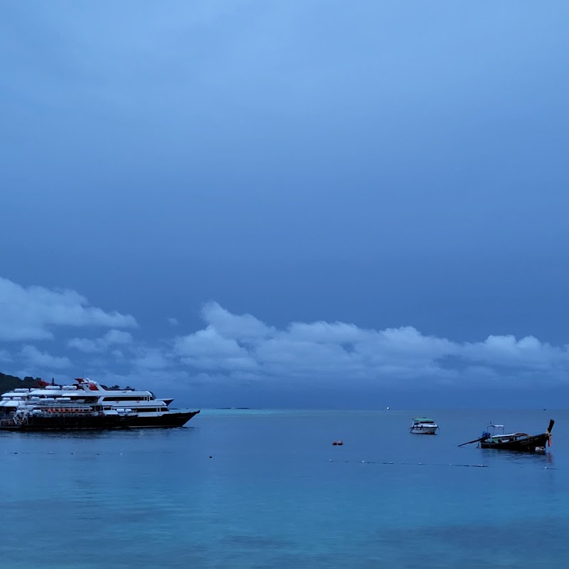 Ganesha temple phi phi