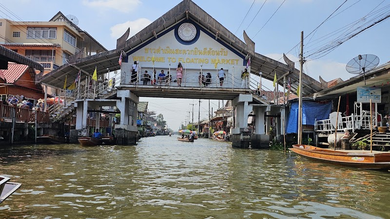 Khlong Bang Luang Market