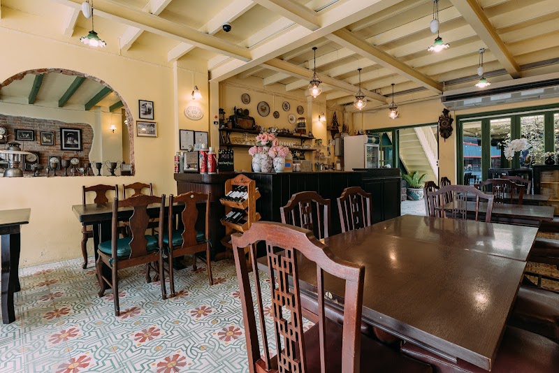 One Chun Cafe & Restaurant