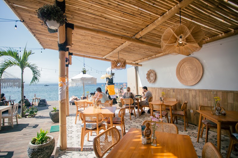 PENIDA COLADA Beachfront Restaurant and Bar