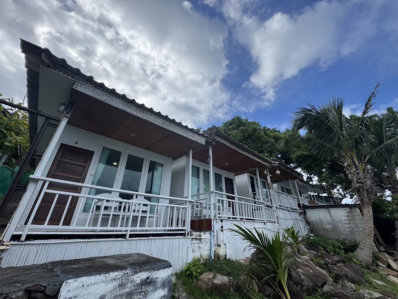 Phi Phi Cozy Seafront Resort