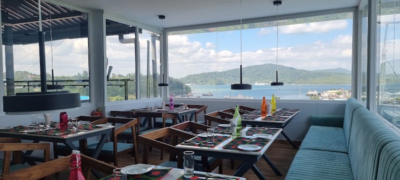 Seafood Delights Andaman | Best Sea View Restaurant in Port Blair