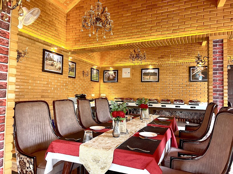The Mountain Lounge Restaurant, Sonamarg