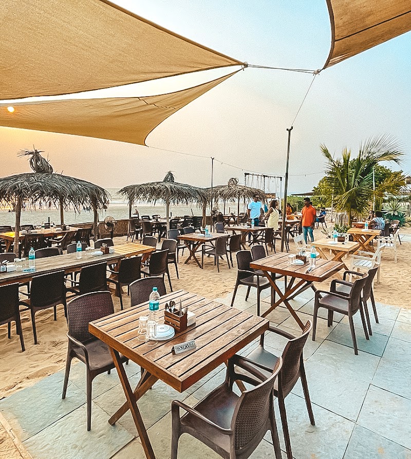 The Southern Deck - Beach Bar & Bistro