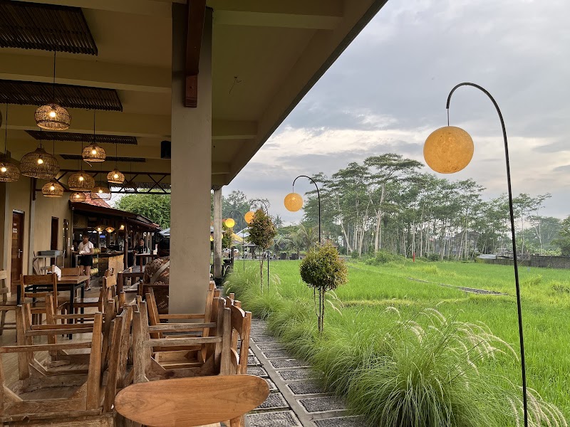 Warung Babi Guling Pande Egi